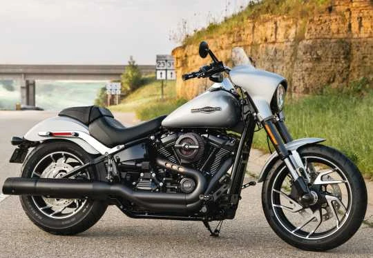 Harley Davidson Edge Cut Fahrer Fußrasten 3 Harley Davidson Edge Cut Fahrer Fußrasten – Bild 3