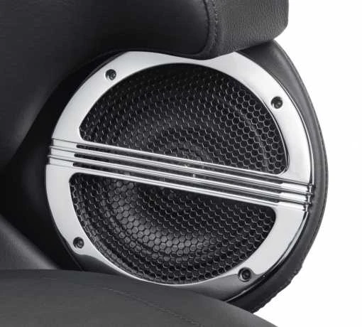 Harley Davidson Defiance Tour-Pak Lautsprecher-Verzierung Chrom 2 Harley Davidson Defiance Tour-Pak Lautsprecher-Verzierung Chrom – Bild 2